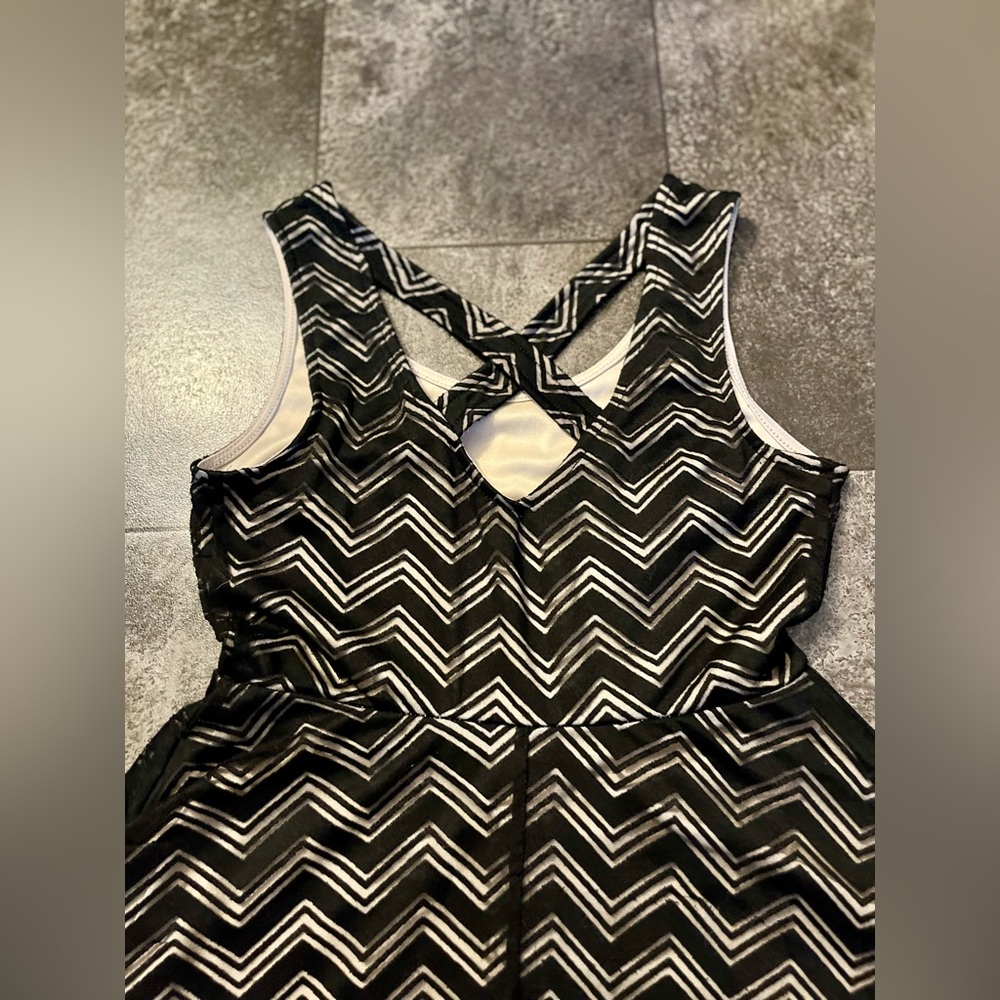 Sus* Candie’s Black and Tan Chevron Sleeveless Dress - Picture 6 of 11